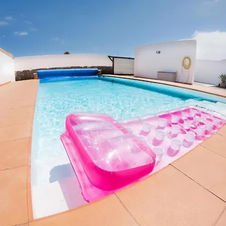 Baroli Amplia Piscina Privada Climatizada *