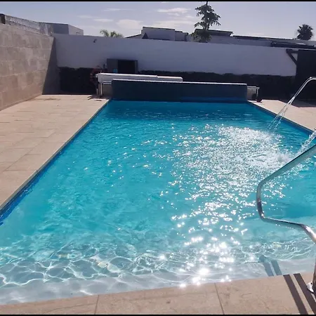 Baroli Amplia Piscina Privada Climatizada