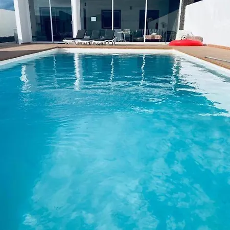 Baroli Amplia Piscina Privada Climatizada 别墅