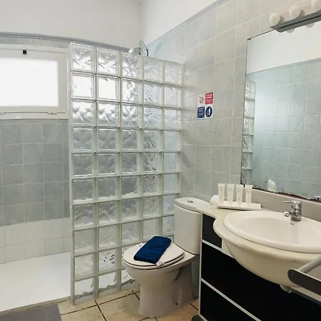 Baroli Amplia Piscina Privada Climatizada بلايا بلانكا